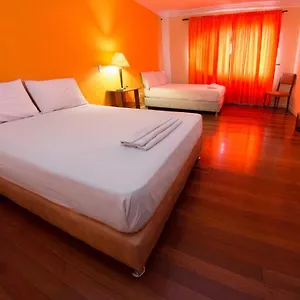Tap Tap فندق ميديلين