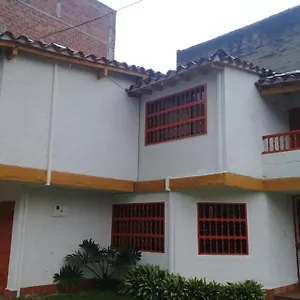 호스텔 Casa Palmas Del Estadio 2 *