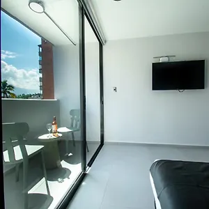 Beautiful Studio Laurels Apartment