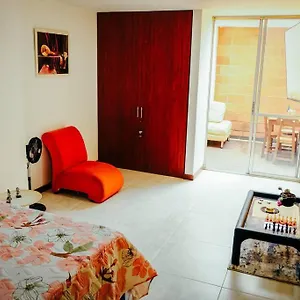 Lindo Con Patio Privado. 메딜린