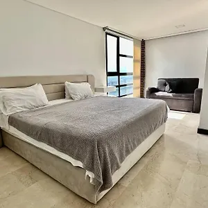 702 Beautiful And Spacious In El Poblado Medellín