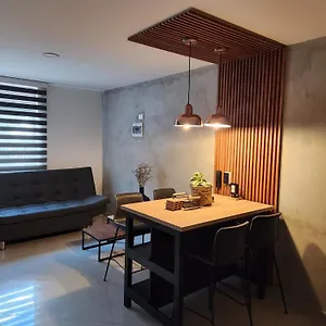Hermoso En Laureles*aire Acondicionado