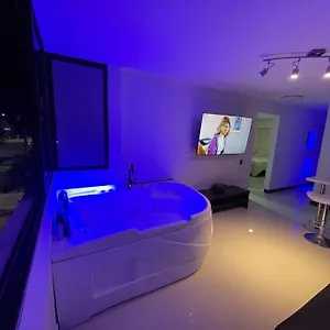 Laureles Location With Jacuzzi And Ac Apartment Medellin