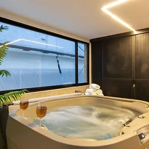 Apartamento Surprising, Lleras Park, Billar Pool And Jacuzzi *