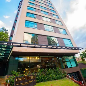 Cafe 4*