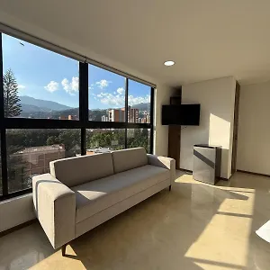 Laureles 702 Faro 78 Queen Bed Con Aire