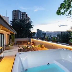 B3 4br Poblado Penthouse Wit Ac And Jacuzzi * Medellin