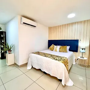 Digital Nomads, Everything Close Ac Wi-fi Fast