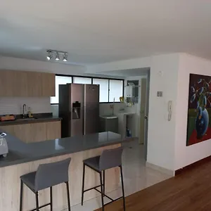 Apartamento Poblado La 10 *