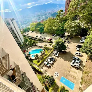 Parque Lleras Poblado Palmas Medellín