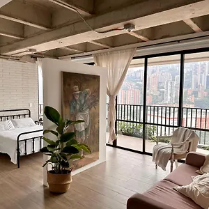 Industrial Loft With Beautiful View ميديلين
