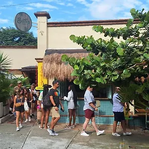 Yolo Hostel *