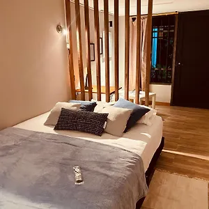 Renacer, Poblado Manila Apartment