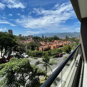 Con Vista Y Aire Acondicionado Cerca A El Tesoro