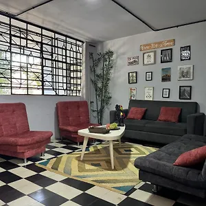 Spacious Dream House Laureles Appartement Medellín
