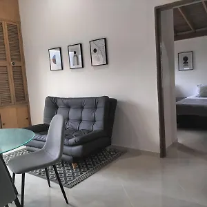 Centrally Located And Cozy With 900 Mb Internet 메딜린