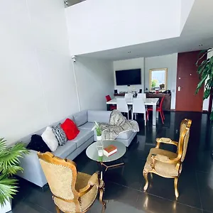Great Location, Amazing View ميديلين