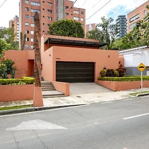 빌라 5br Poblado Close To Lleras Jacuzzi Cinema Ac 메딜린
