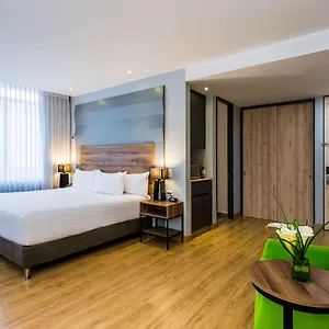 La Quinta By Wyndham Medellin 4*