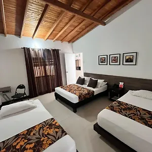 Quinta Avenida Hotel 3*