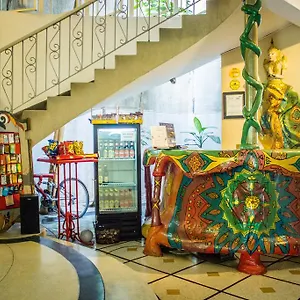 Buddha Hostel *