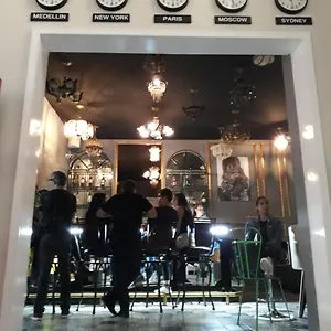 Konukevi Nomad Medellín