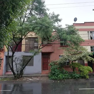 Prado Station House 게스트하우스 메딜린