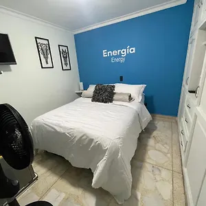 Nuevo Y Moderno Alojamiento Laureles, Privada 홈스테이