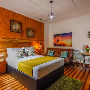 Hotel The Garden Lleras 10 3*