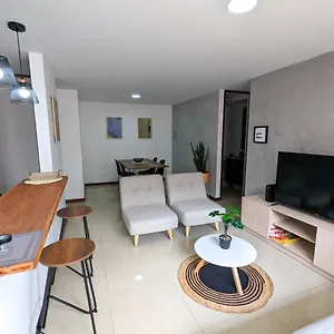 Completo Poblado - Ubicacion Con Parqueadero Lägenhet Medellín