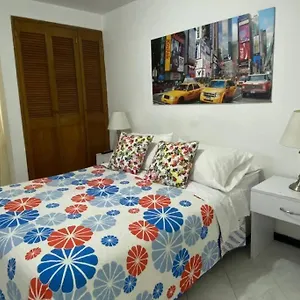 Apartment 4 - 3 Banos , Enfrente Del Exito De Laureles *