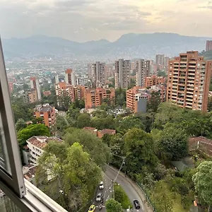 Moderno Loft Poblado Con Vista A Las Montanas 1712