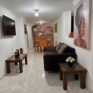 아파트 Acogedor Cerca Al Centro De *