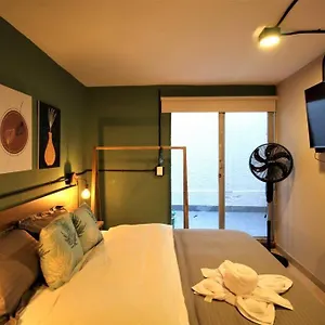 Privado Con Patio Interno One103 By Roots Medellín