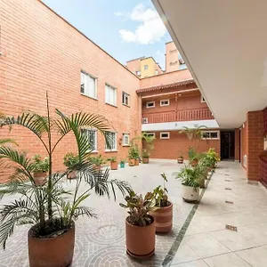 Minimal Pet Friendly 203 Apartment *