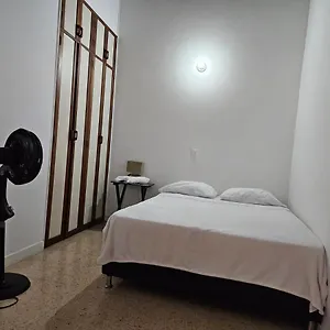 Comfortable Spacious Two-bedroom * 메딜린
