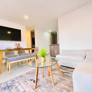 Apartamento Nuevo, El Poblado * Medellin