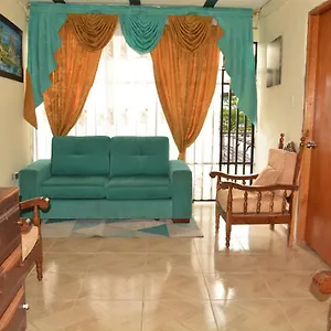 Paisa House Bed & Breakfast *