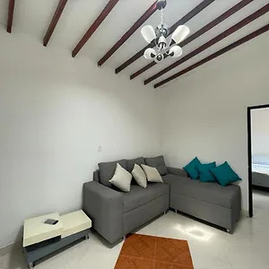 홈스테이 Habitacion Cerca De La Terminal Del Norte