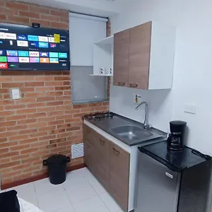 Mini-estudio 4 Privilegiada Ubicacion Frente Al Centro Comercial 아파트 메딜린