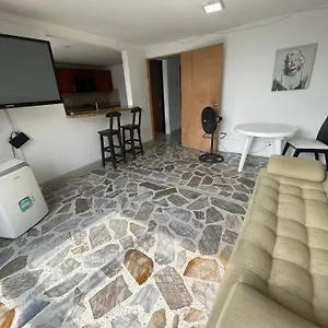 Apartamento Comodo En Laureles, Grande , Centrico , Bien Ubicado Apto303 * 메딜린