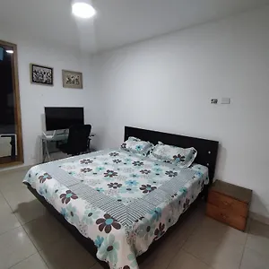 게스트하우스 Mistico House 메딜린