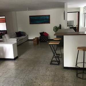 Astromelio House Coliving Expats 201 메딜린