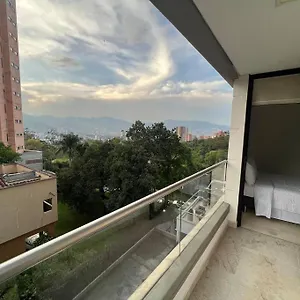 402 - Beautiful In Heart Of El Poblado 메딜린