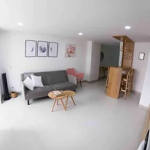 New Apto In Convenient Location With Parking 아파트 *