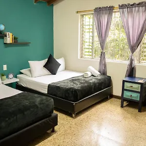 Pensionat Buntes House-casa Laureles-estadio *