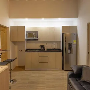 아파트 203 Enigmatic Loft With Jacuzzi