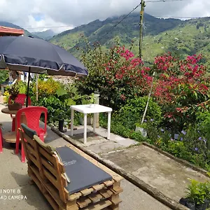 Pequena Casa En Cafetera شقة ميديلين