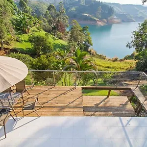 Villa Guatape, Vista La Represa *