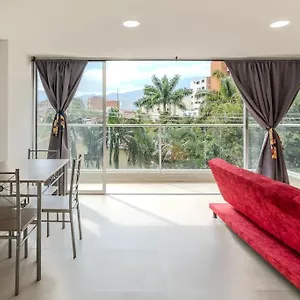 Centrico En Laureles Con Piscina 301 *